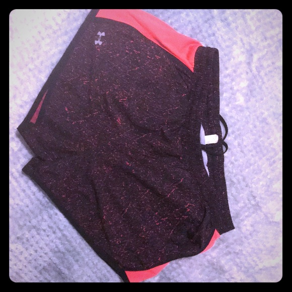 Under Armour Running Shorts - Picture 1 of 3
